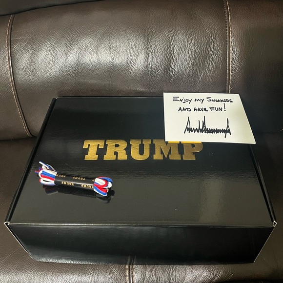 Donald Trump limited edition POTUS 45 white sneakers - Picture 3 of 6